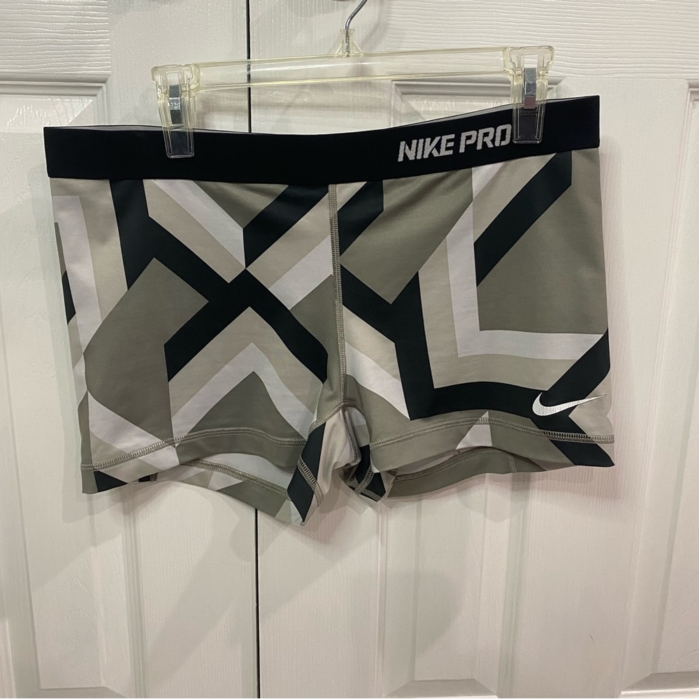 NIKE Dri-FIT 3” Shorts, Geometric Print